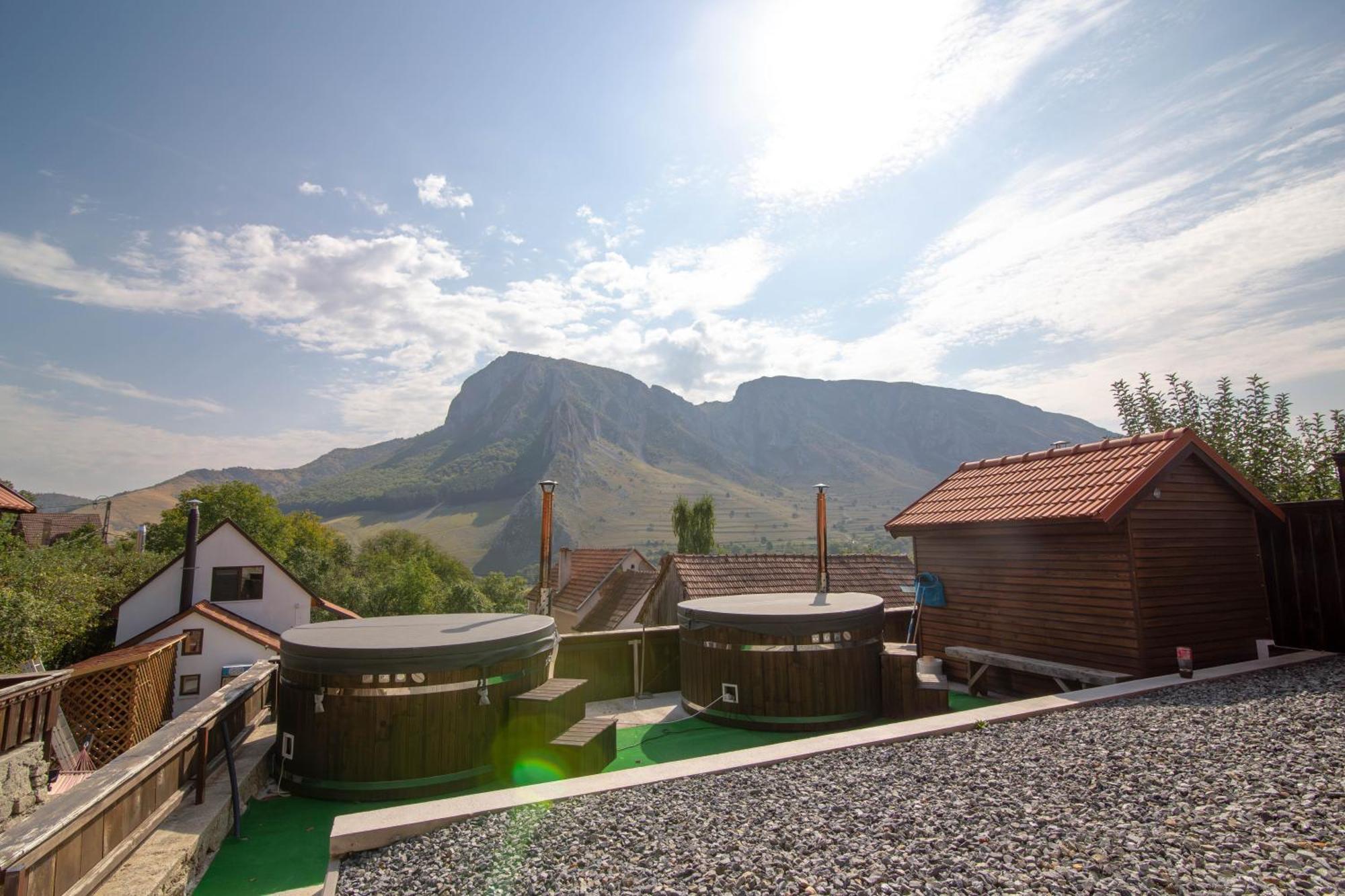 Long Rock Chalets Rimetea Ngoại thất bức ảnh