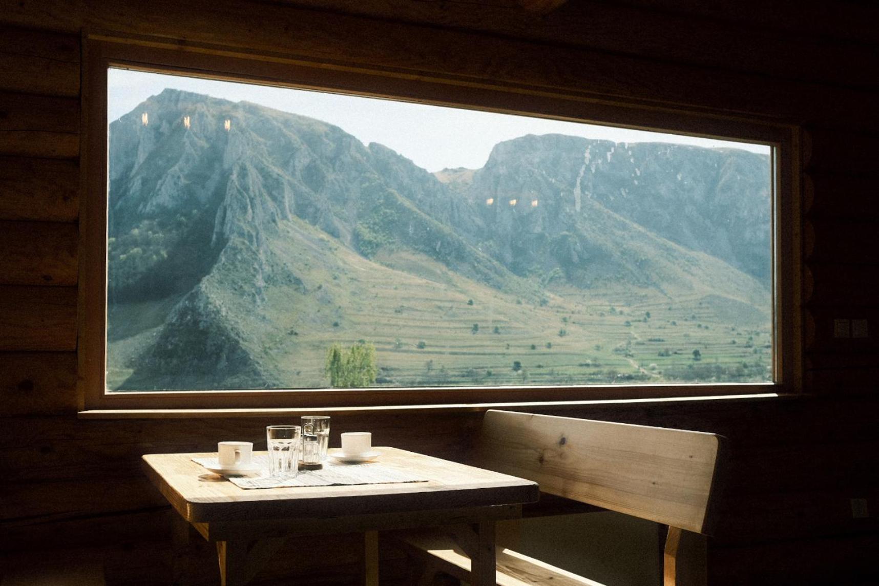 Long Rock Chalets Rimetea Ngoại thất bức ảnh